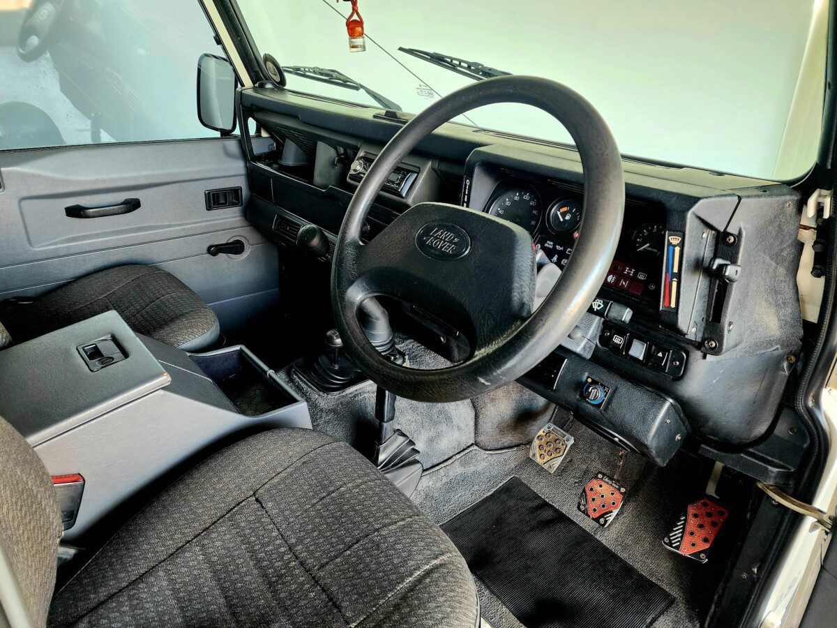 1999 Land Rover Defender 90 2.8i CSW