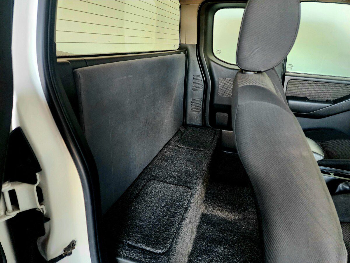 2013 Nissan Navara 2.5 dCi XE KingCab Single-Cab