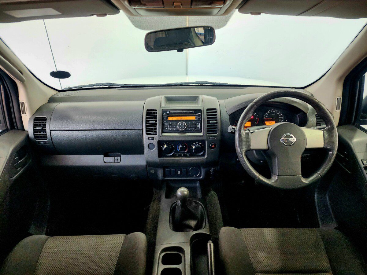 2013 Nissan Navara 2.5 dCi XE KingCab Single-Cab