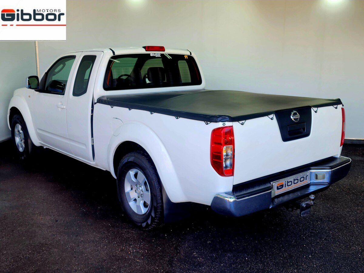 2013 Nissan Navara 2.5 dCi XE KingCab Single-Cab