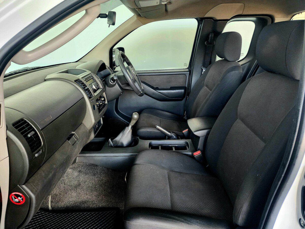 2013 Nissan Navara 2.5 dCi XE KingCab Single-Cab